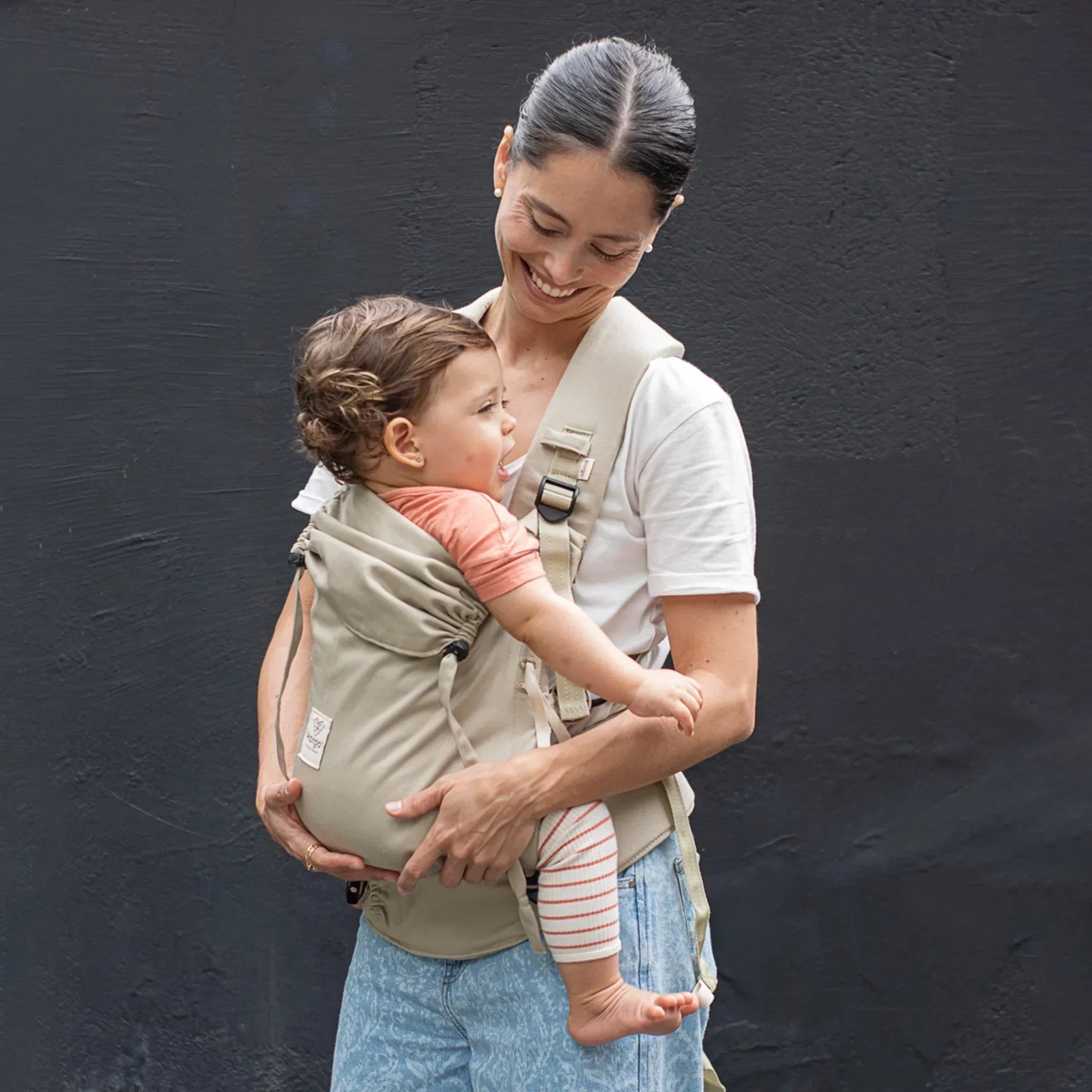 Sand adjustable baby carrier