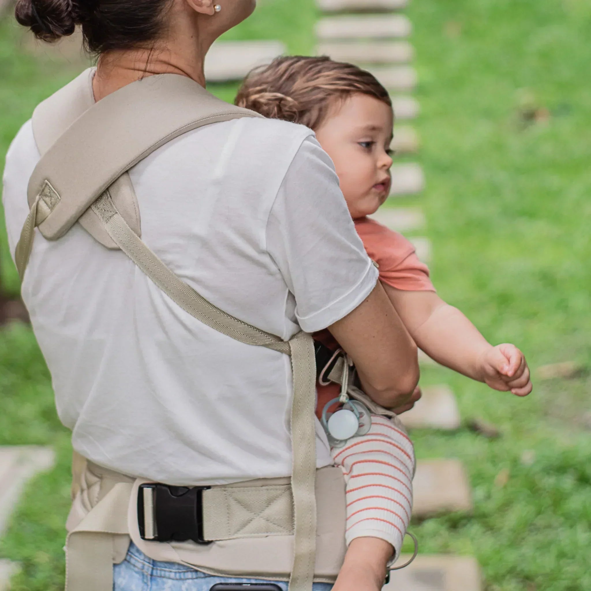 Sand adjustable baby carrier